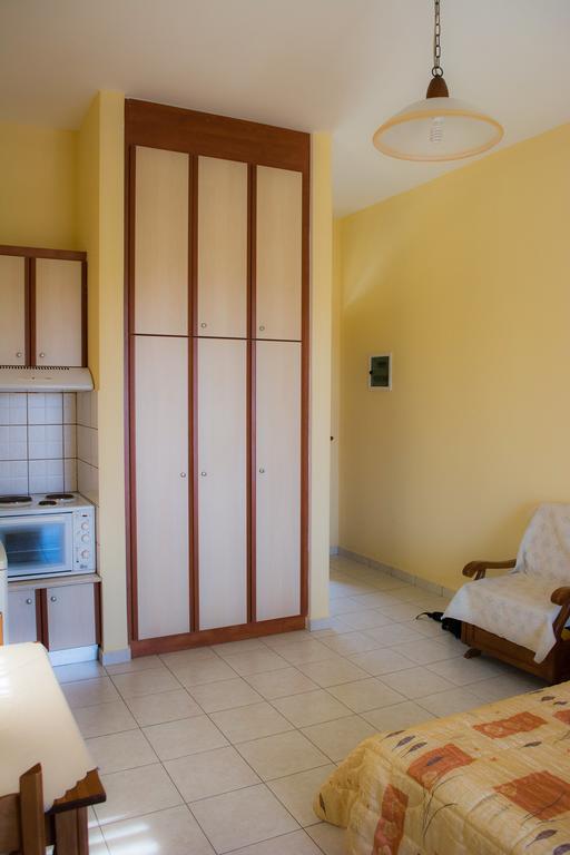Studios Marianna Скирос Экстерьер фото